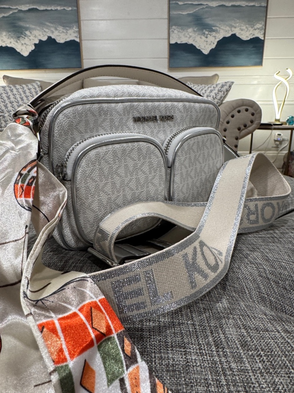 Michael Kors Bag Jet Set Signature Logo Strap with Front Pockets Crossbody - Picture 3 of 17